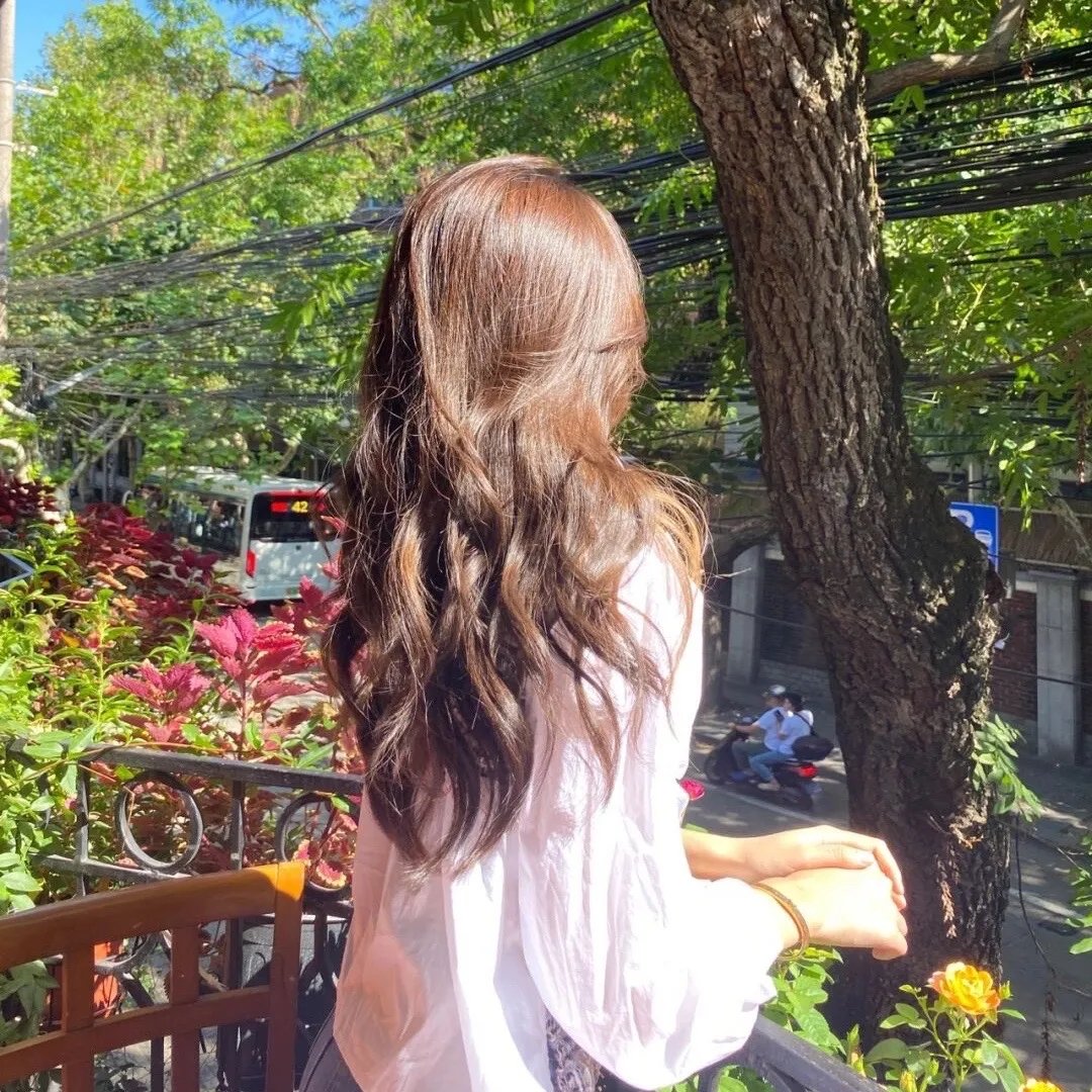 她藏起孕肚离婚，总裁全球疯找